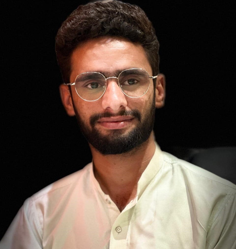 Junaid Khan – Software Developer & Founder of Seven Solvers